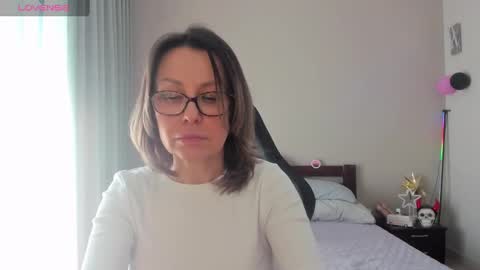 Snapshot of mankamm chatting on March 10, 2025, 12:04 pm Nika online show from March 10, 2025, 12:04 pm