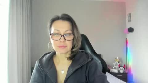 Snapshot of mankamm chatting on March 12, 2025, 1:51 pm Nika online show from March 12, 2025, 1:51 pm