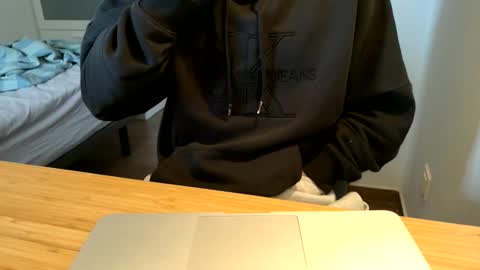 manu97k online show from December 22, 2025, 12:02 pm