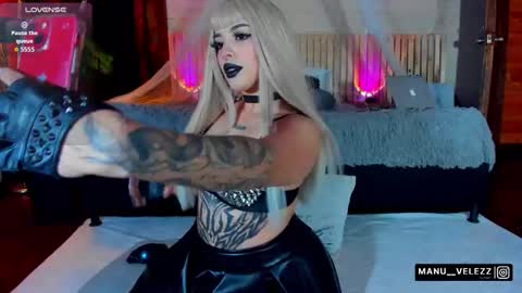 manu  velezz   Help me to get to 100 thumbs ups Tip 25tks  Rate me  online show from November 26, 2025, 2:56 am