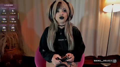 Snapshot of manu_nyx chatting on May 31, 2026, 7:15 am manu velezz Help me to get to 100 thumbs ups Tip 25tks Rate me online show from May 31, 2026, 7:15 am