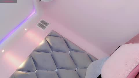 Snapshot of manuela_kingsley chatting on December 28, 2024, 5:35 pm Manuela Kingsley online show from December 28, 2024, 5:35 pm