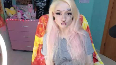 Manuela online show from February 9, 2026, 8:24 pm