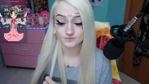 Snapshot of manuela_unicorn chatting on May 27, 2026, 9:01 pm Manuela online show from May 27, 2026, 9:01 pm