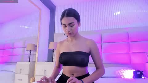 Manuela online show from February 15, 2026, 8:49 pm