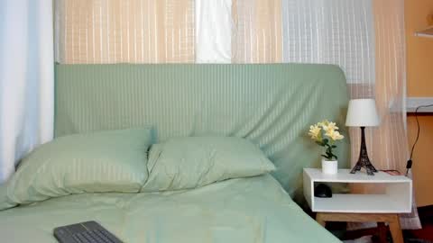 Manuela online show from April 14, 2026, 11:55 pm