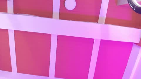 Manuela online show from May 15, 2026, 11:45 pm