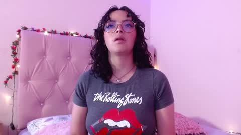 Snapshot of manumeow_ chatting on December 27, 2024, 10:05 pm Manu online show from December 27, 2024, 10:05 pm