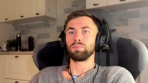 Manussa and Edward online show from November 13, 2025, 3:49 am