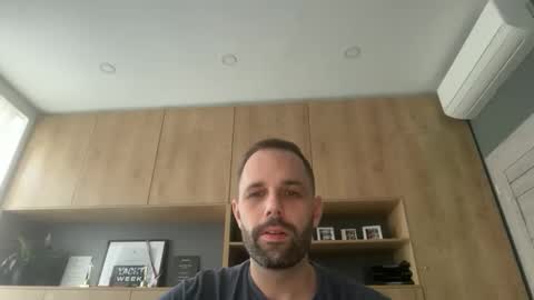 Snapshot of manynaaamess chatting on October 24, 2025, 9:28 am manynaaamess online show from October 24, 2025, 9:28 am