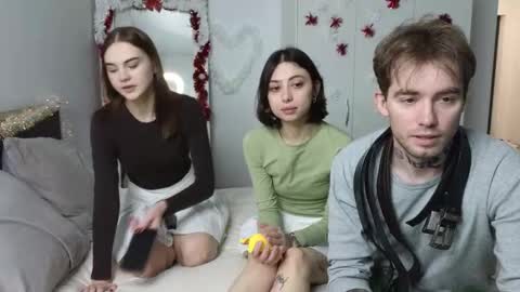 mar7gan online show from December 23, 2025, 9:40 am