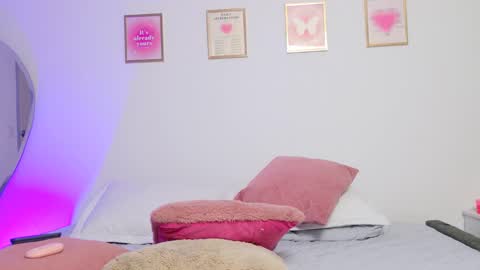     online show from February 26, 2025, 2:48 am