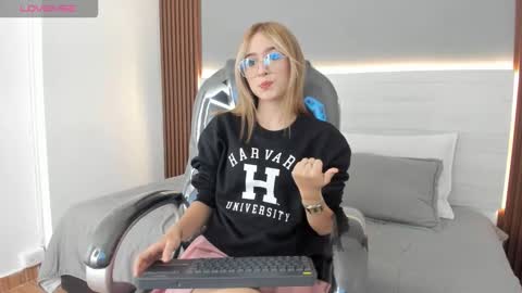 Snapshot of mara_33 chatting on December 18, 2025, 8:04 pm mara_33 online show from December 18, 2025, 8:04 pm