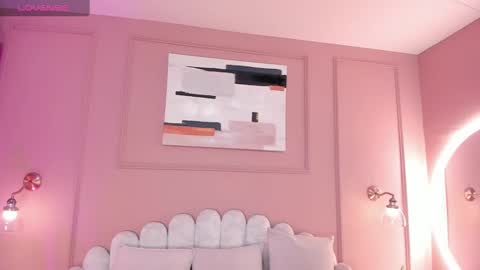 Mara  online show from September 18, 2025, 6:21 pm