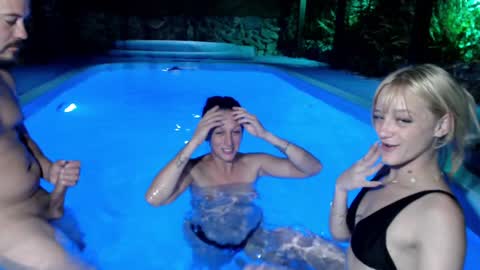 coshitaxxx online show from December 18, 2024, 12:21 am