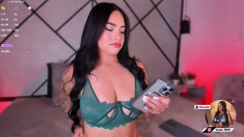 Snapshot of mara_martinez chatting on November 19, 2025, 5:07 am online show from November 19, 2025, 5:07 am