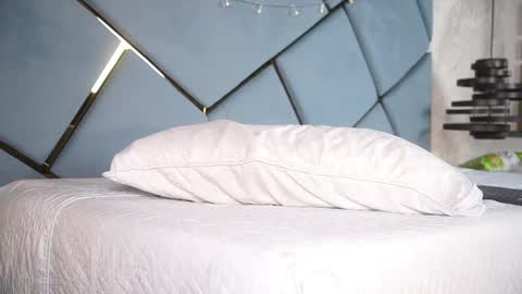 marcela_rojas online show from May 17, 2026, 11:28 am