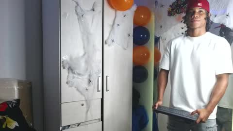 Snapshot of marcelo_dosantos77 chatting on November 5, 2025, 3:56 pm MARCELO online show from November 5, 2025, 3:56 pm