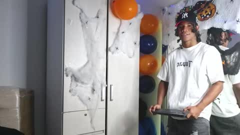 Snapshot of marcelo_dosantos77 chatting on November 6, 2025, 5:58 pm MARCELO online show from November 6, 2025, 5:58 pm