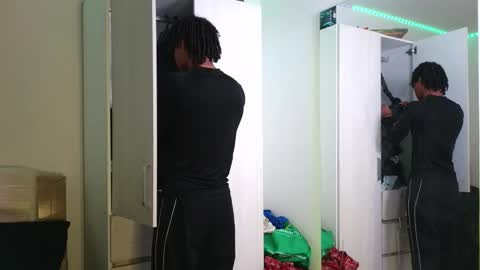 Snapshot of marcelo_dosantos77 chatting on February 4, 2026, 9:09 pm MARCELO online show from February 4, 2026, 9:09 pm