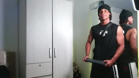 Snapshot of marcelo_dosantos77 chatting on April 25, 2026, 11:13 pm MARCELO online show from April 25, 2026, 11:13 pm