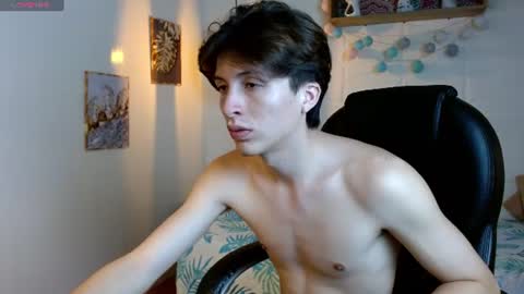 Snapshot of marcoviolet chatting on June 18, 2026, 8:02 pm marcoviolet online show from June 18, 2026, 8:02 pm