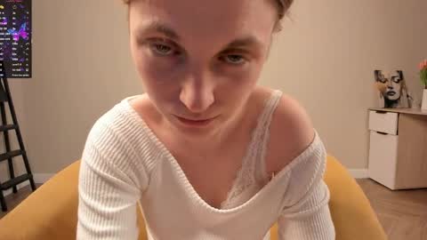 Mia online show from April 28, 2026, 7:41 pm