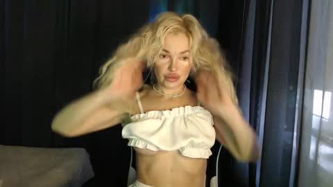 Snapshot of margoo_77 chatting on October 28, 2025, 3:43 am Margoo online show from October 28, 2025, 3:43 am