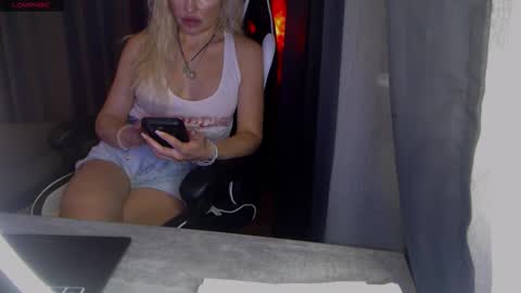 Snapshot of margoo_77 chatting on November 27, 2025, 4:47 am Margoo online show from November 27, 2025, 4:47 am