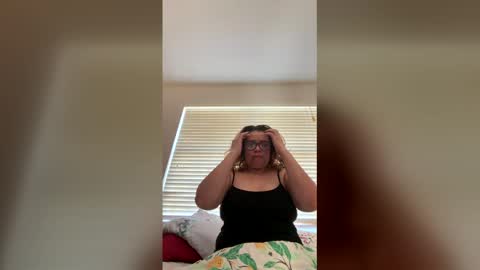 mari30002 online show from March 9, 2026, 4:44 pm