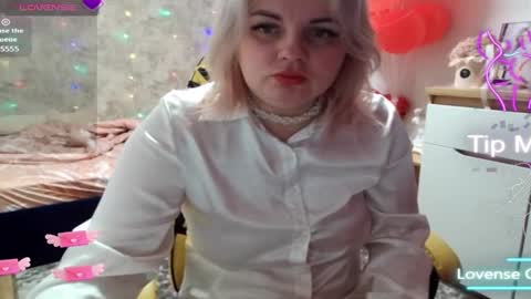 Snapshot of mari_77777 chatting on February 24, 2025, 3:02 am Mari online show from February 24, 2025, 3:02 am