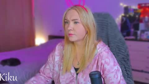 Snapshot of mari_kiku chatting on October 12, 2025, 6:18 pm Kiku and Marii - online show from October 12, 2025, 6:18 pm