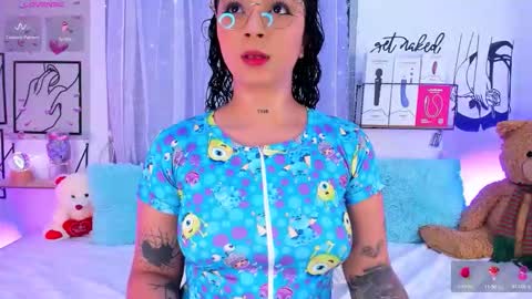 Mari Sweett  online show from January 11, 2026, 4:34 pm