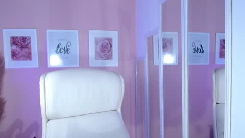  Instagram soymj01 online show from December 28, 2024, 2:21 pm