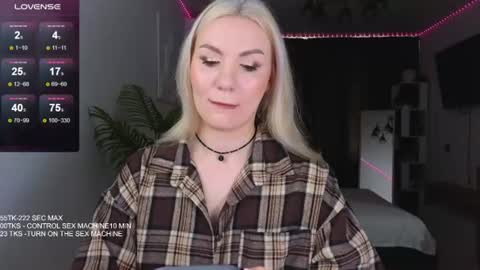 Snapshot of maria_shy_lii chatting on June 16, 2026, 9:23 am maria_shy_lii online show from June 16, 2026, 9:23 am