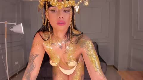 MARIA HERRERA  online show from January 27, 2025, 7:46 pm