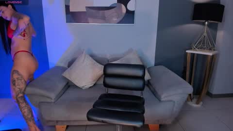 MARIA HERRERA  online show from October 6, 2025, 8:50 pm