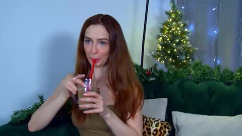 MariaMenson online show from December 18, 2025, 6:47 pm