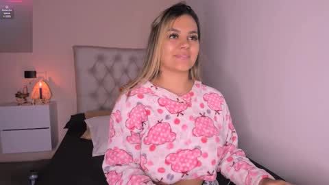 Snapshot of mariana__roe chatting on February 22, 2025, 5:23 am Mariana Roe online show from February 22, 2025, 5:23 am