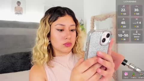 Mariana online show from January 8, 2025, 4:02 am