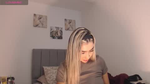 Mariana online show from March 25, 2026, 1:55 am