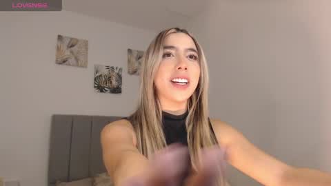 Mariana online show from April 27, 2026, 1:03 am