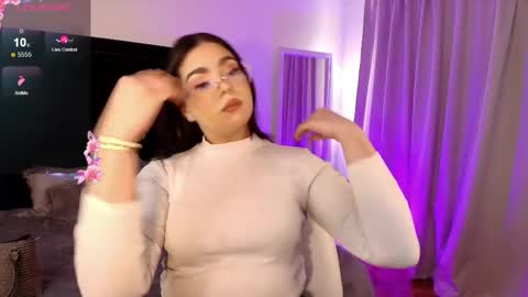 Snapshot of mariana_owen chatting on May 9, 2026, 11:59 am online show from May 9, 2026, 11:59 am