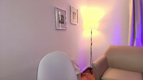 Snapshot of mariana_owen chatting on July 2, 2026, 12:44 pm online show from July 2, 2026, 12:44 pm