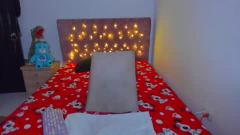 Snapshot of mariana_pervert chatting on December 3, 2024, 8:27 am Mariana. online show from December 3, 2024, 8:27 am