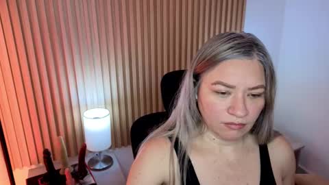 Marian Love  online show from November 2, 2025, 11:23 am