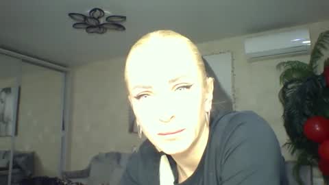marianna1977 online show from February 22, 2025, 8:31 pm
