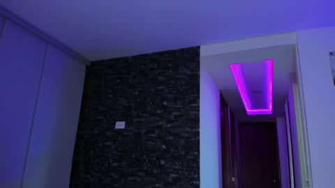 M A R I A N E online show from April 16, 2026, 5:19 am