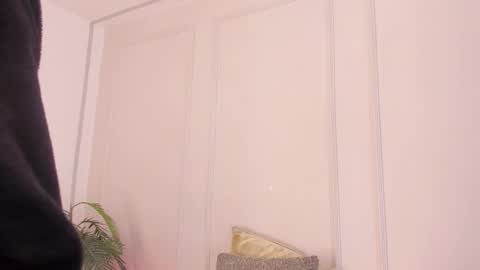 Maria Pettit online show from March 27, 2026, 1:00 pm