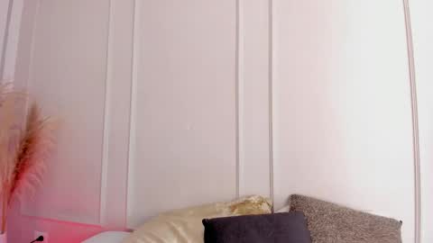 Maria Pettit online show from April 18, 2026, 11:36 am